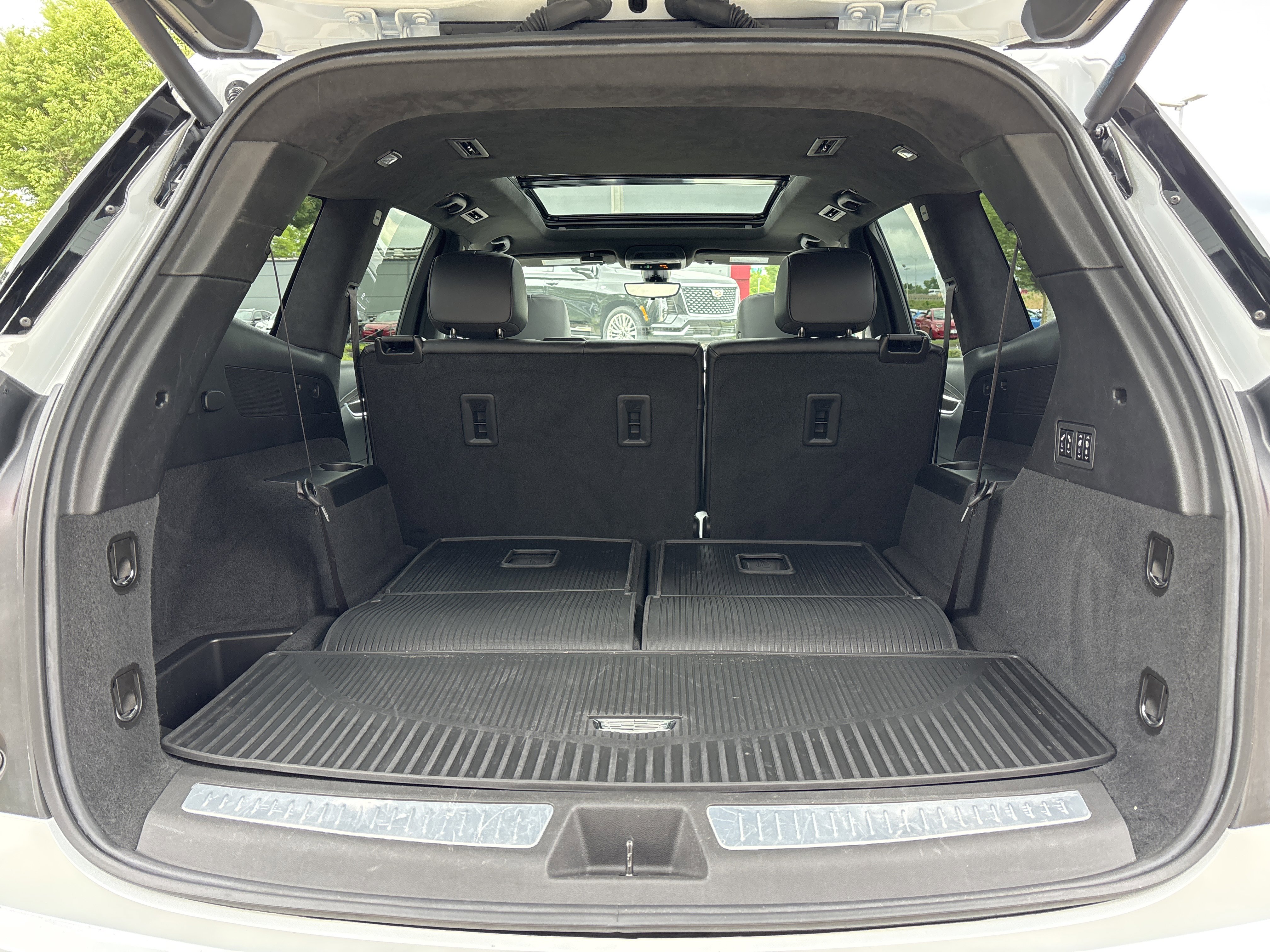 Used 2024 Cadillac XT6 Premium Luxury w/ Platinum Package image 38