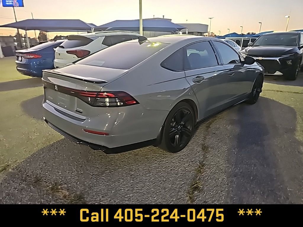 Used 2024 Honda Accord Sport image 11