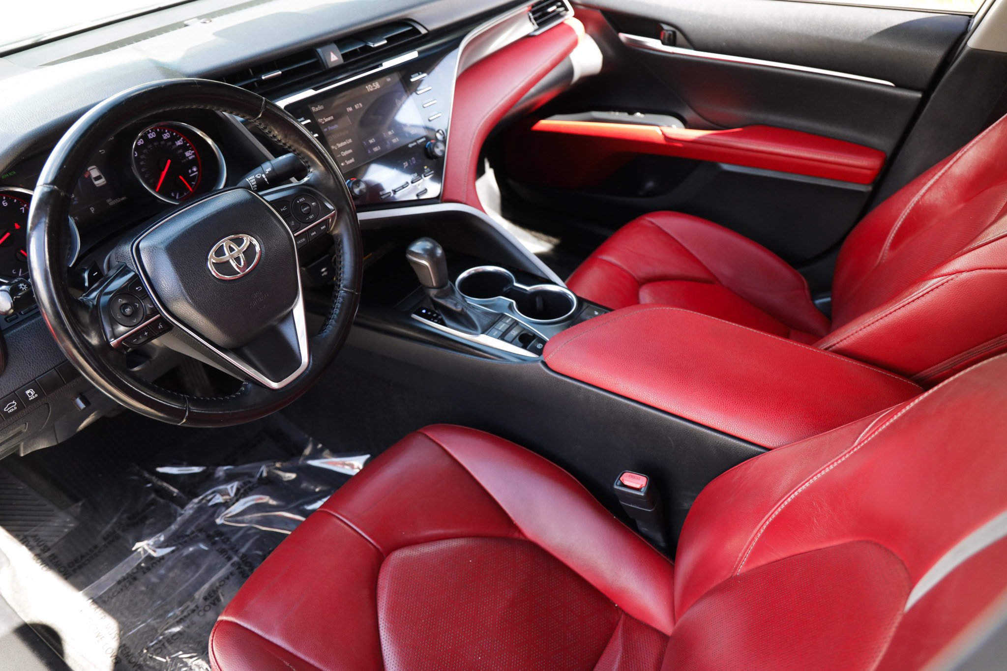 Used 2019 Toyota Camry XSE FWD image 6