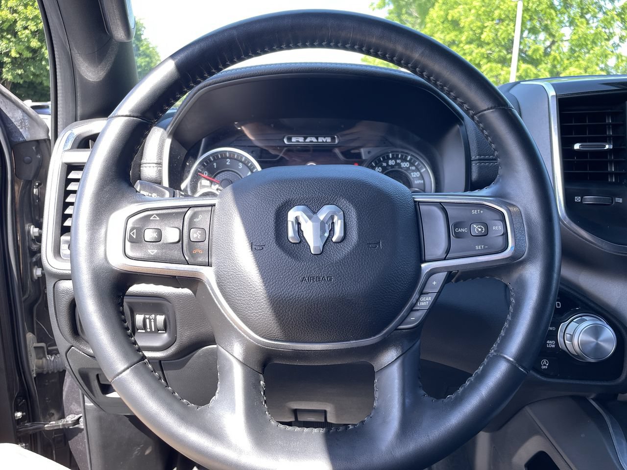 Used 2022 RAM 1500 Laramie w/ Sport Appearance Package AWD/4WD image 13