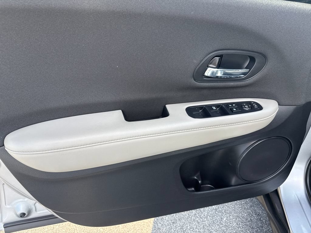 Certified 2022 Honda HR-V LX image 9