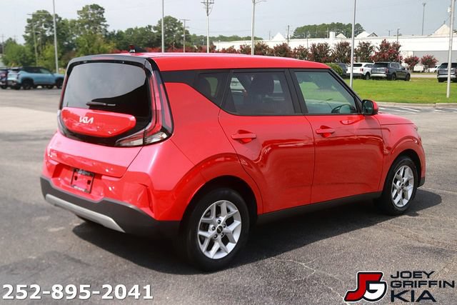 Certified 2024 Kia Soul LX w/ Option Group 015 FWD image 7