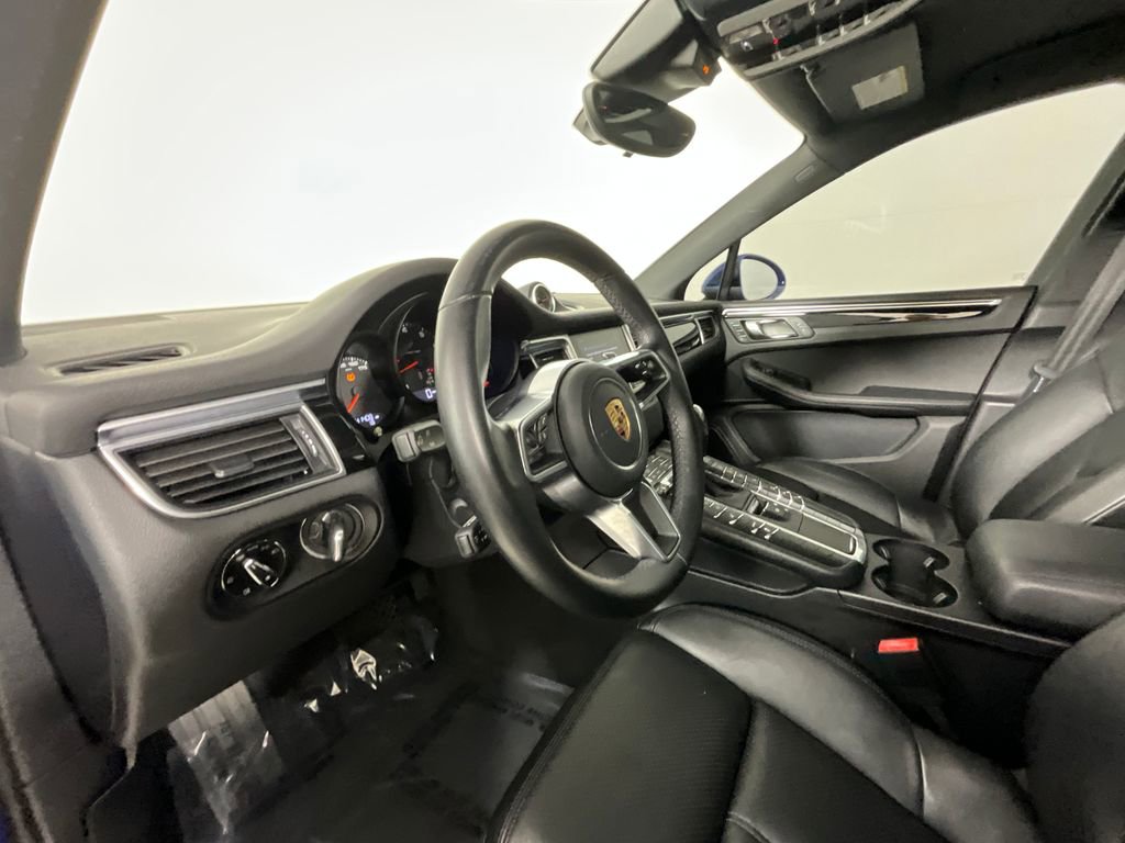 Used 2018 Porsche Macan AWD/4WD image 15