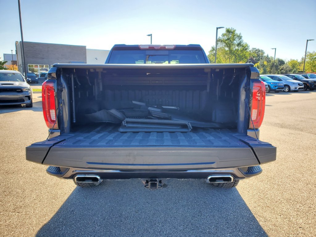 Used 2023 GMC Sierra 1500 AT4 w/ Technology Package AWD/4WD image 9