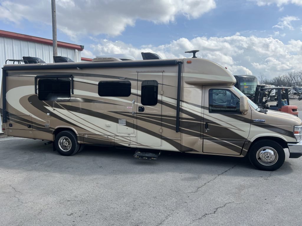 Used 2017 Ford E-450 and Econoline 450 Super Duty w/ Motorhome Prep Package image 41