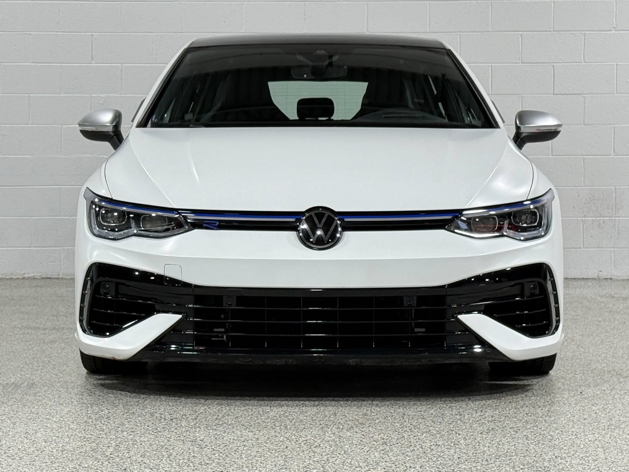 Used 2023 Volkswagen Golf R AWD/4WD image 3