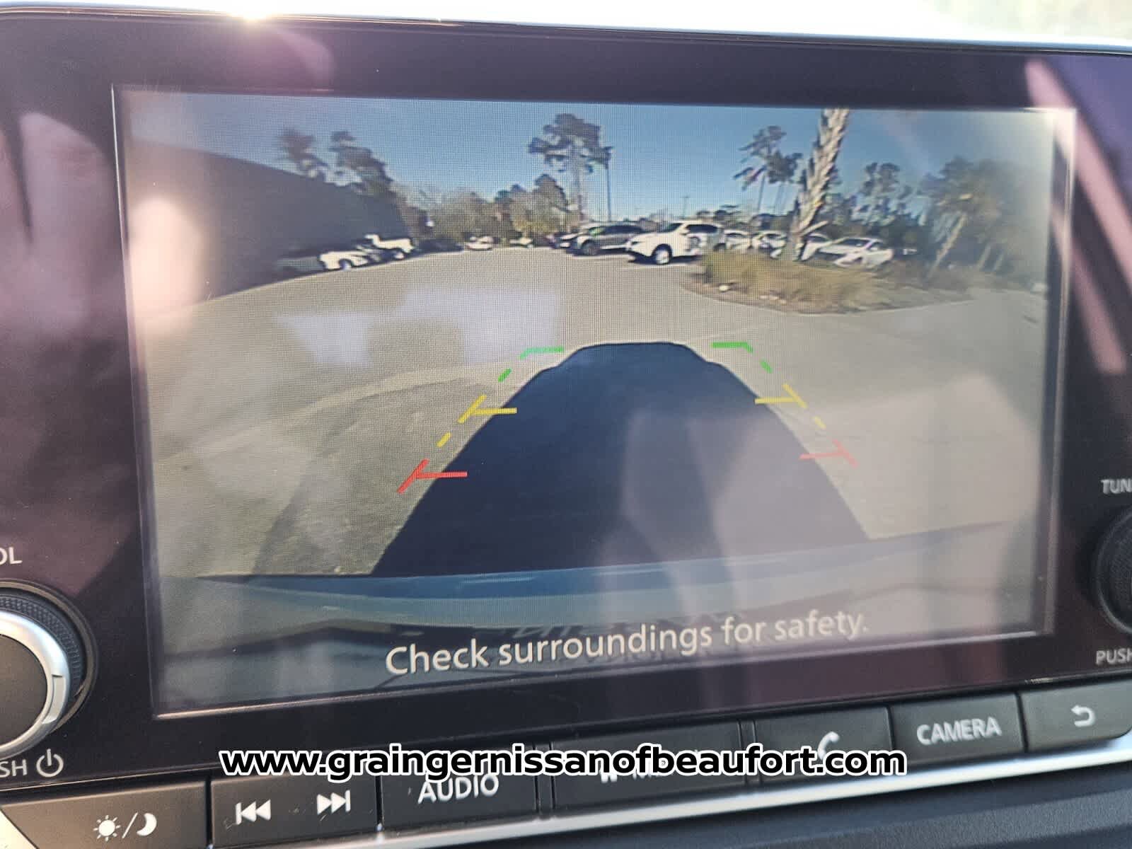 Used 2023 Nissan Rogue SV FWD image 9