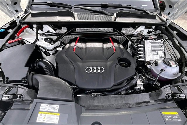 Used 2024 Audi SQ5 Prestige w/ Prestige Package image 9