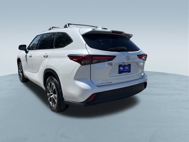 Used 2023 Toyota Highlander XLE FWD image 6