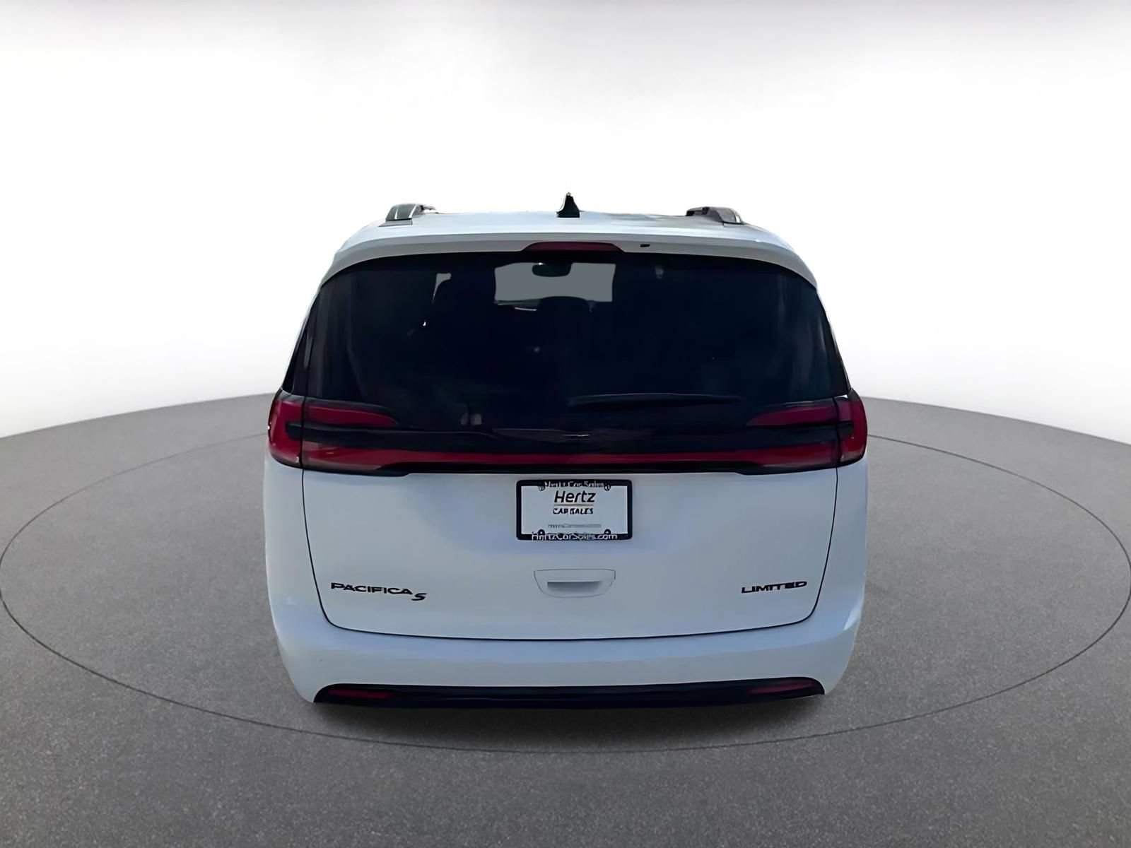 Used 2025 Chrysler Pacifica Limited FWD image 10