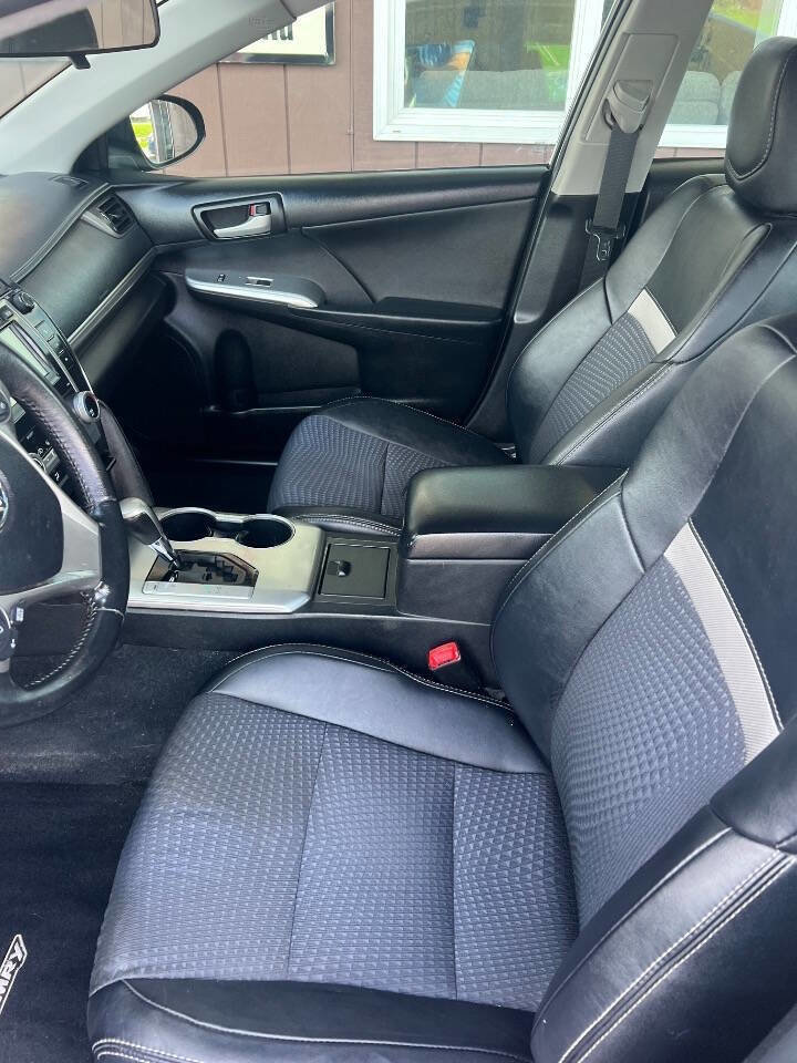 Used 2014 Toyota Camry SE w/ Protection Package image 8