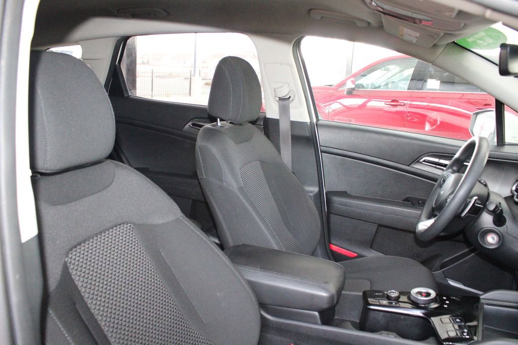 Used 2023 Kia Sportage LX image 40