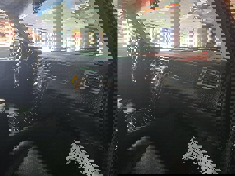 Used 2013 GMC Yukon XL Denali image 16