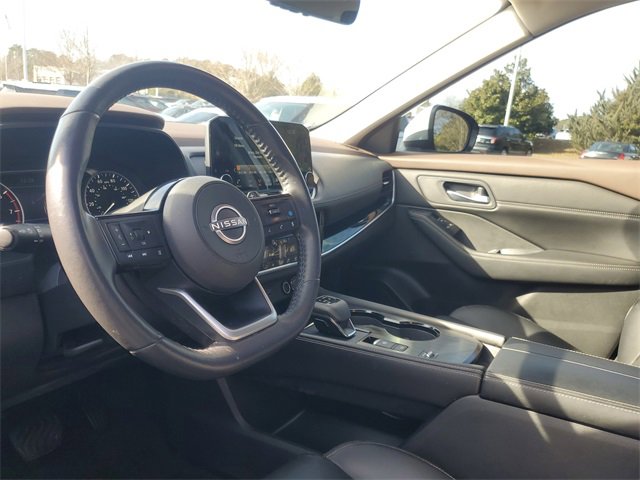 Used 2023 Nissan Rogue SL w/ SL Premium Package image 13