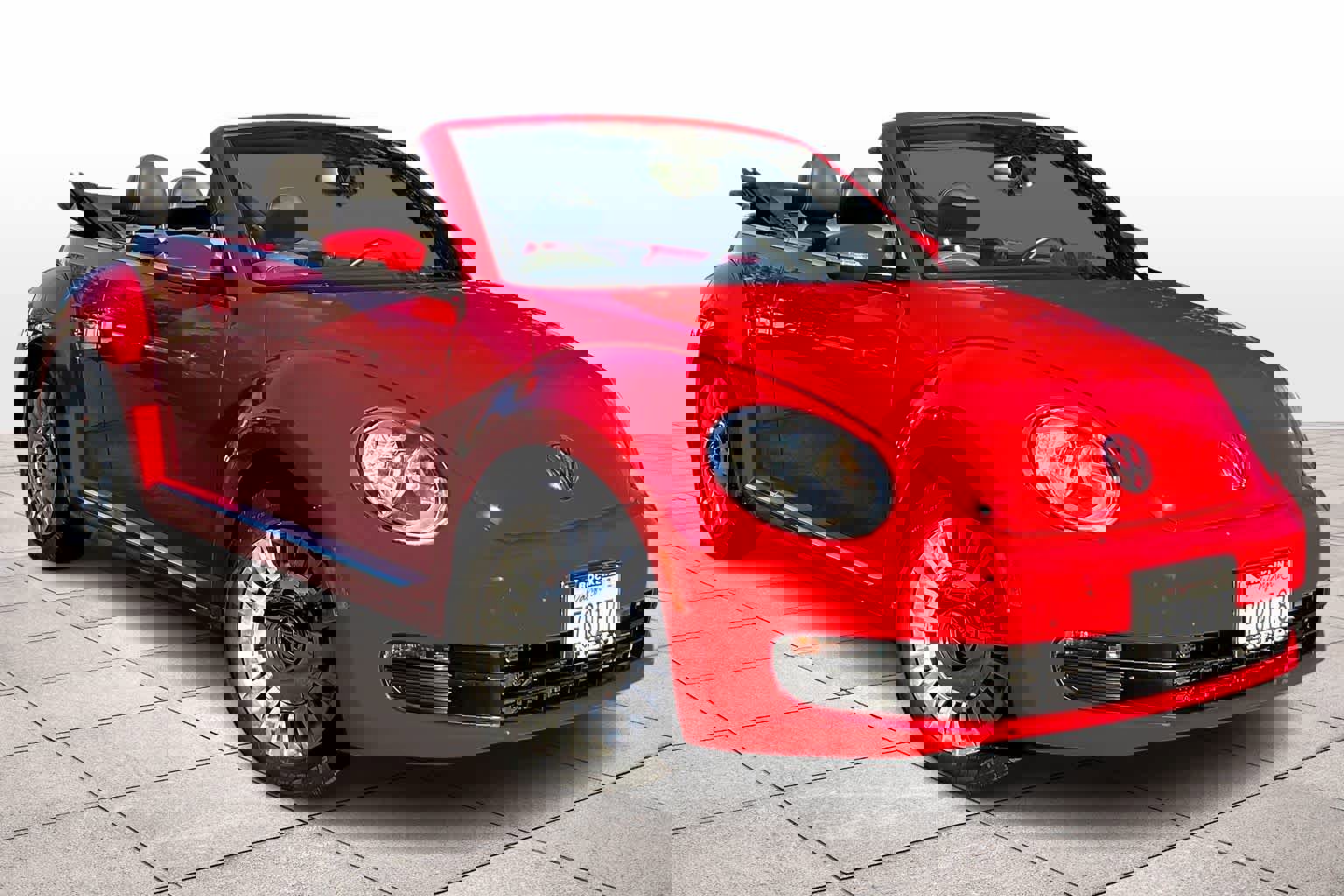 Used 2014 Volkswagen Beetle 2.5 image 2