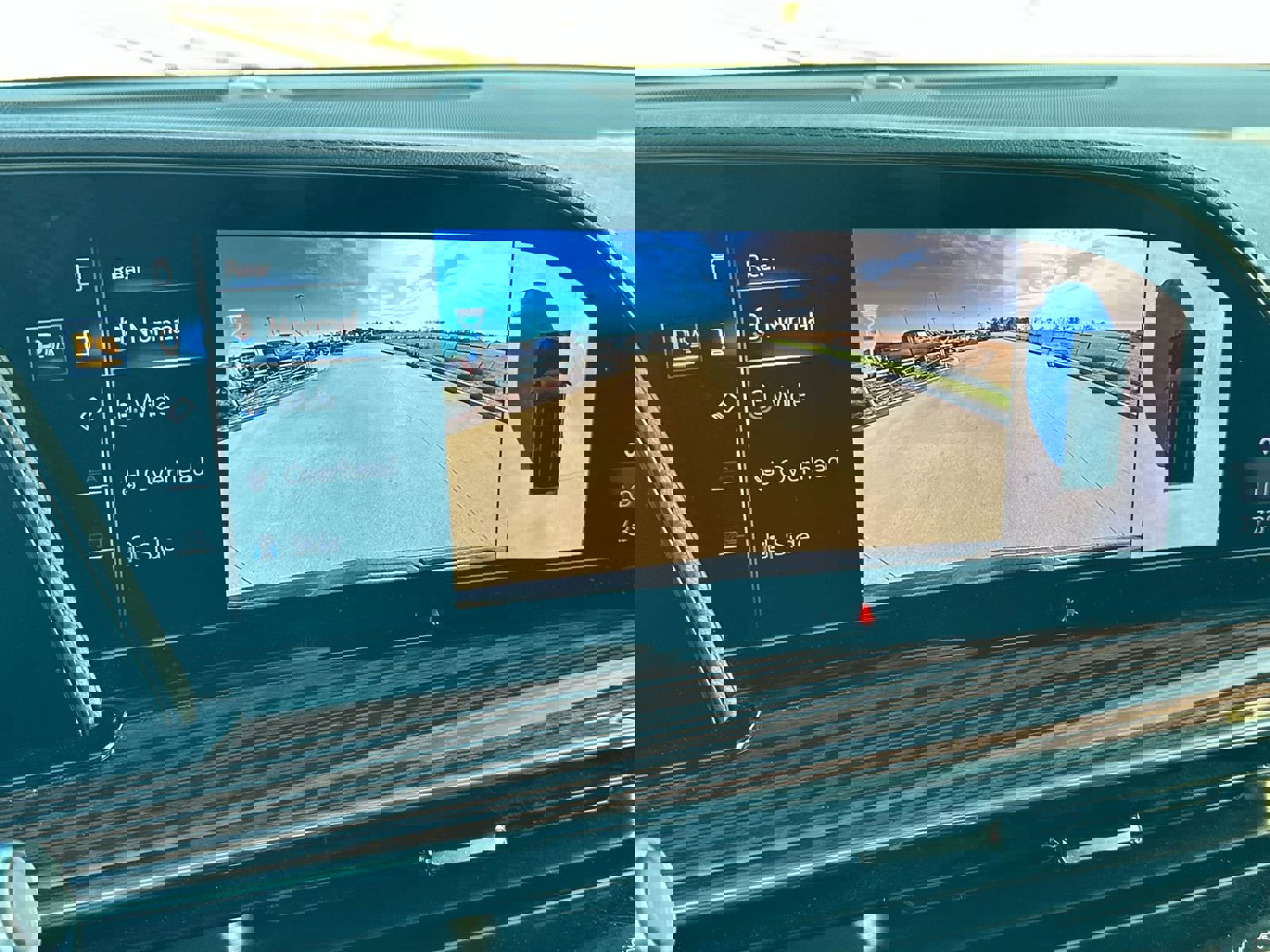 Used 2023 Cadillac Escalade ESV Premium Luxury image 17