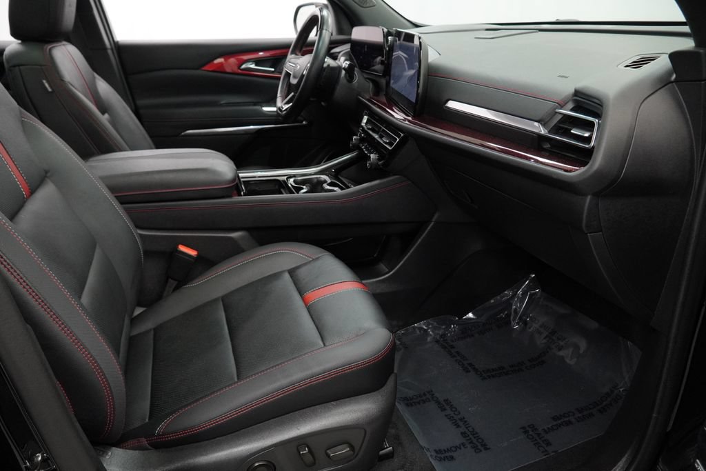 Used 2024 Chevrolet Traverse RS w/ LPO, Floor Liner Package AWD/4WD image 34
