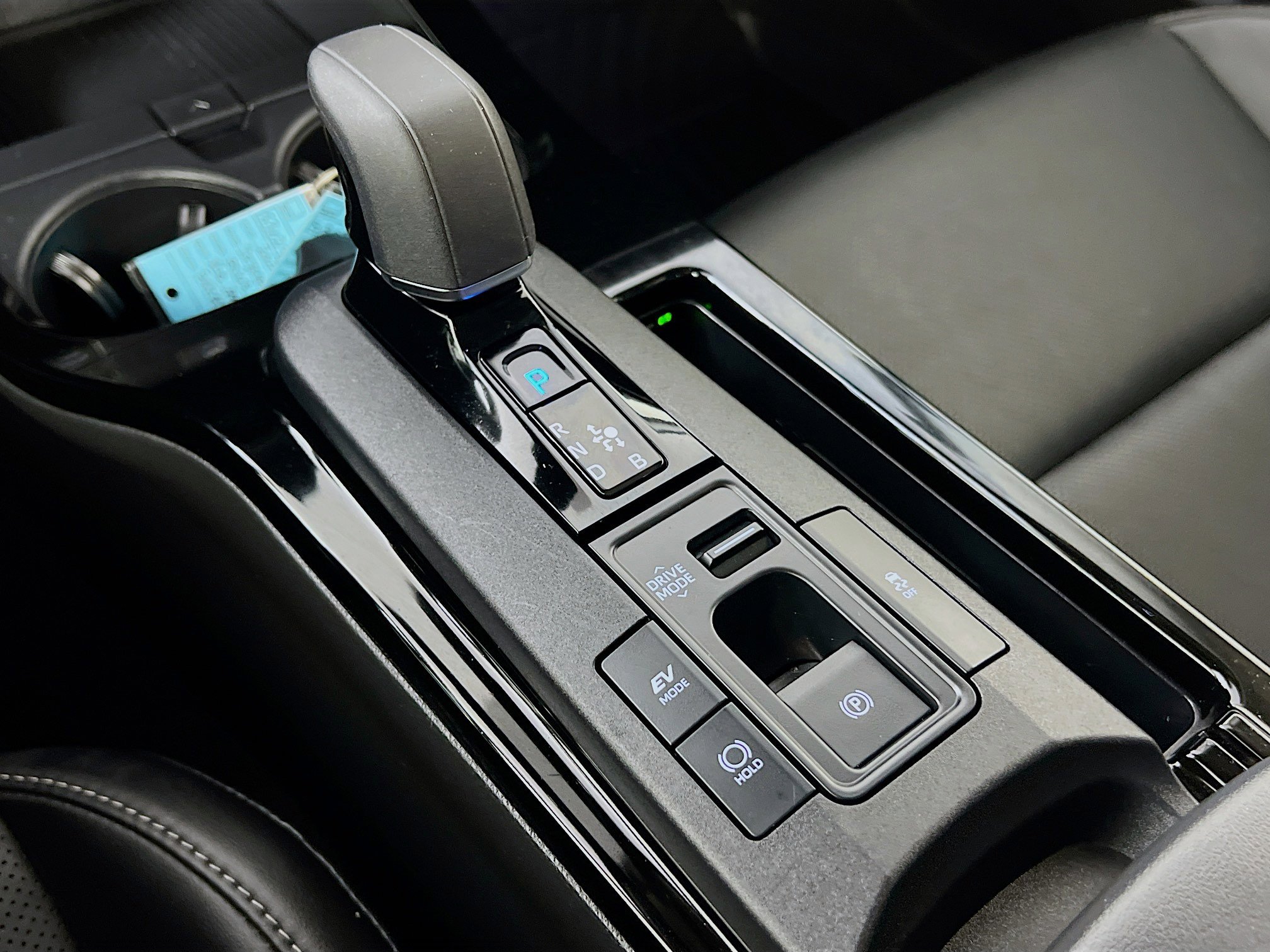 Used 2025 Toyota Prius XLE image 17