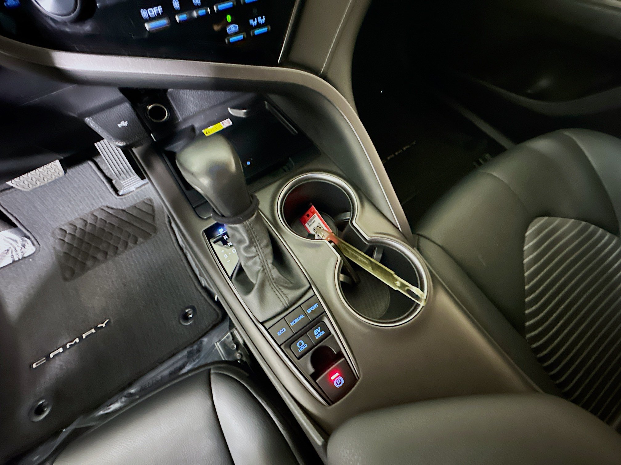 Used 2023 Toyota Camry SE w/ Audio Upgrade Package FWD image 22