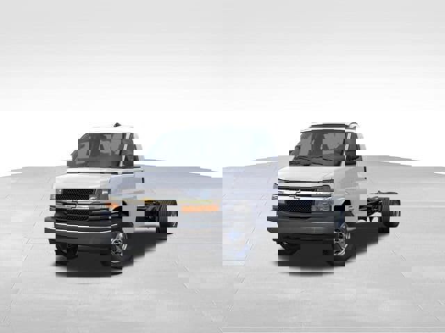 New 2026 Chevrolet Express 4500 w/ Power Convenience Package image 8