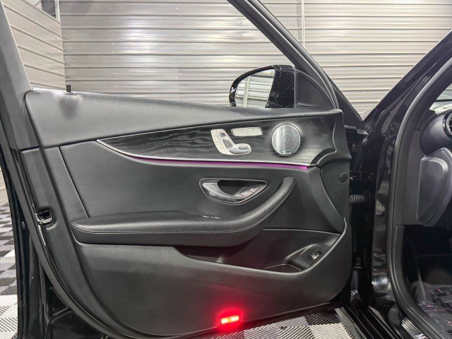 Used 2019 Mercedes-Benz E 300 4MATIC image 37