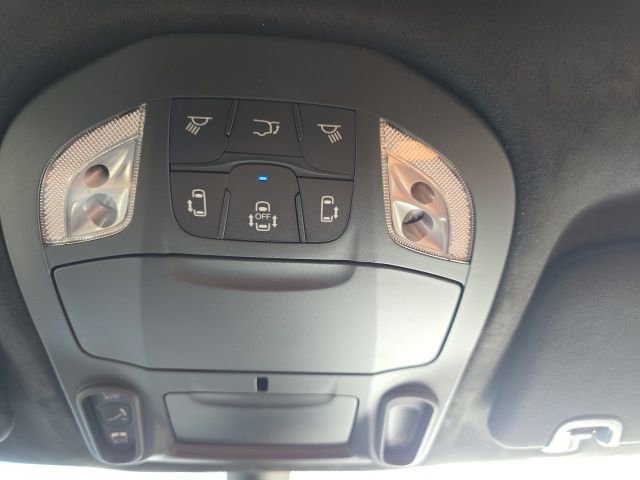 New 2026 Chrysler Pacifica Pinnacle w/ Trailer Tow Group image 34