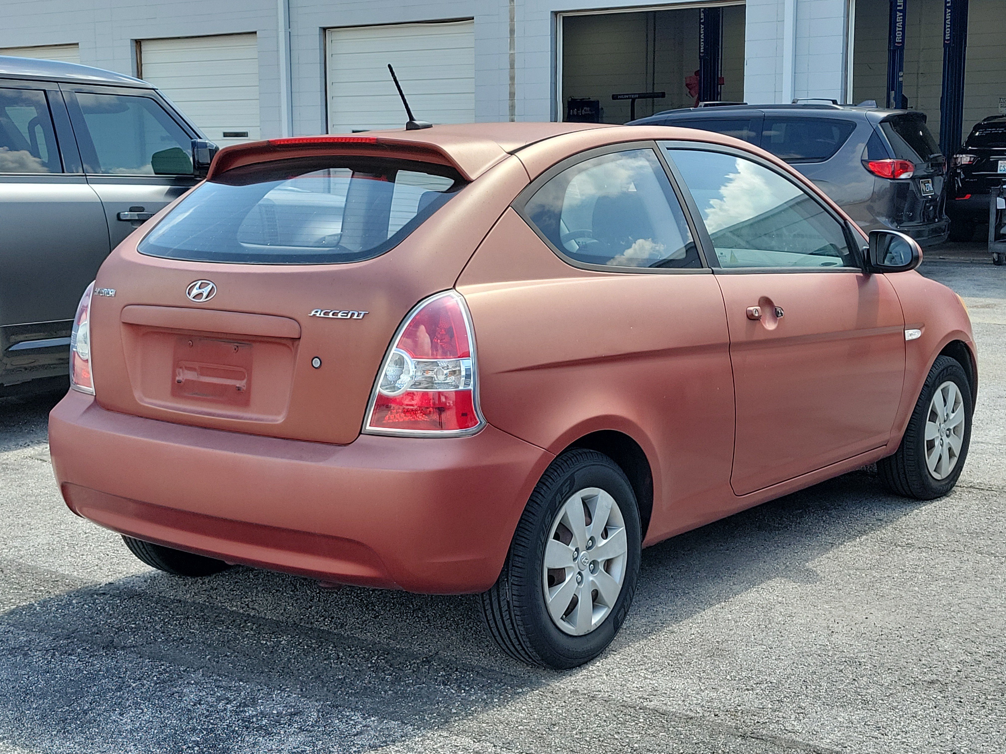 Used 2009 Hyundai Accent GS w/ Premium Pkg 3 FWD image 6
