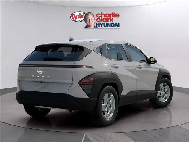 Used 2026 Hyundai Kona SE FWD image 4