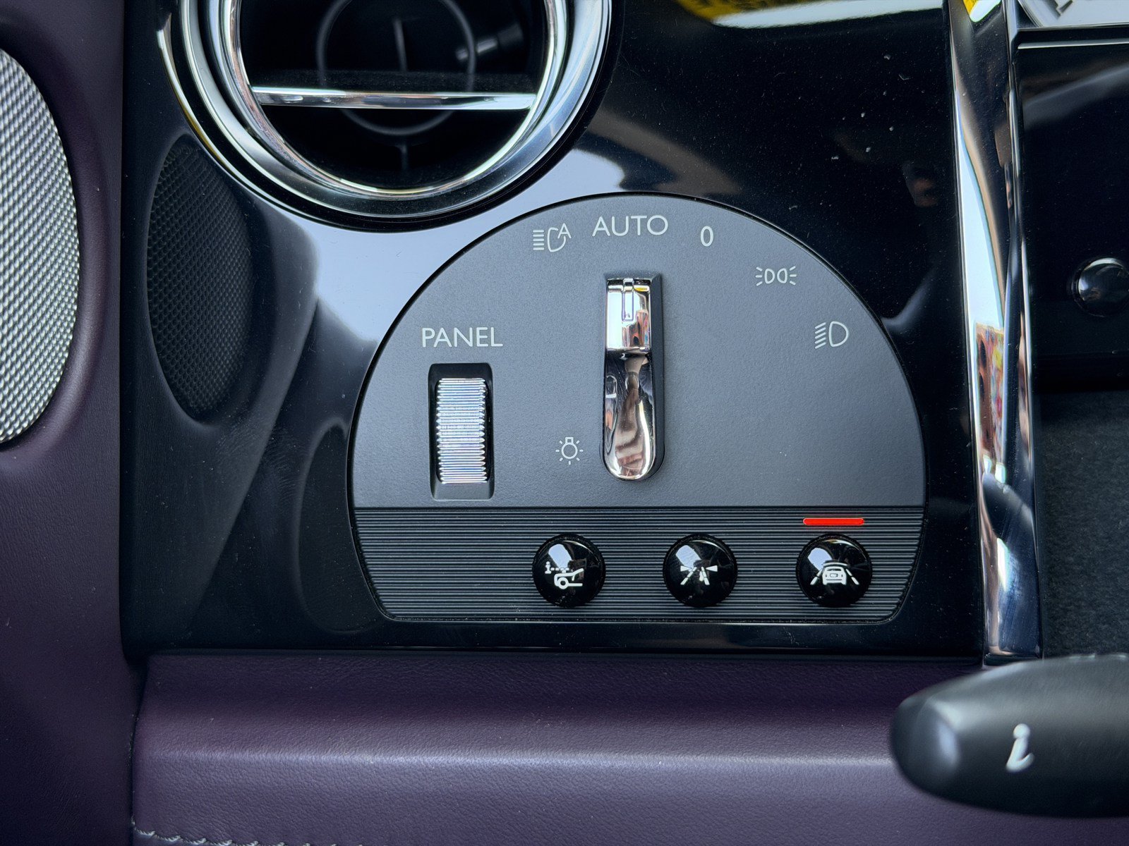 Used 2018 Rolls-Royce Wraith RWD image 20