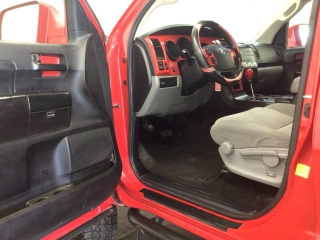 Used 2012 Toyota Tundra 4x4 CrewMax w/ Tow Pkg image 8