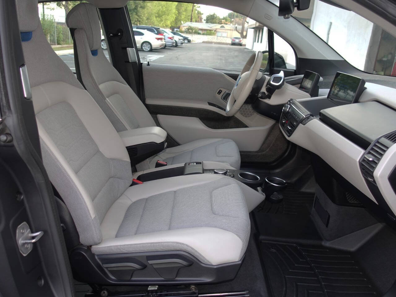 Used 2015 BMW i3 w/ Range Extender RWD image 37