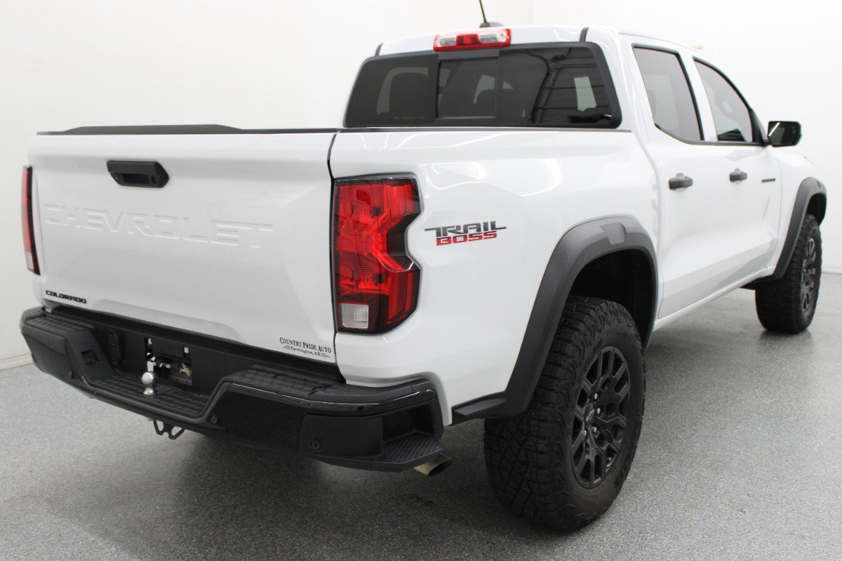 Used 2023 Chevrolet Colorado Trail Boss AWD/4WD image 5