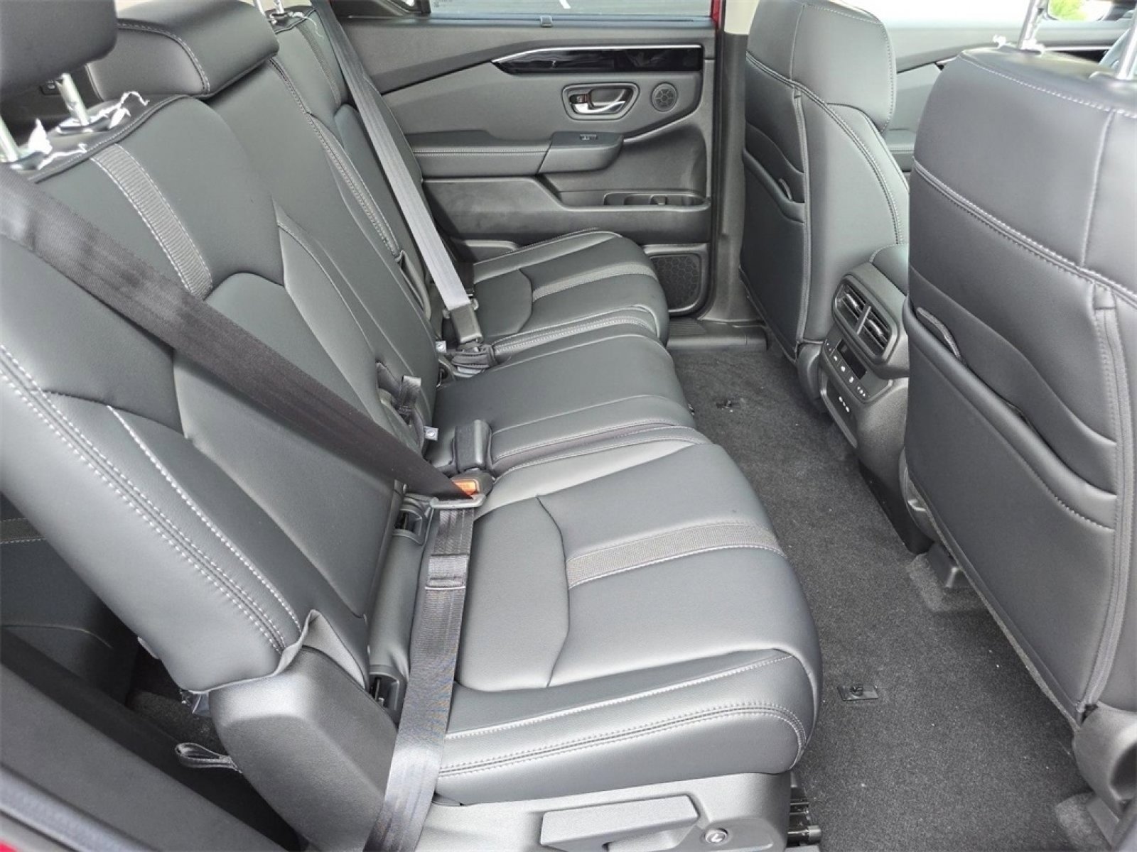 New 2025 Honda Pilot Touring image 25