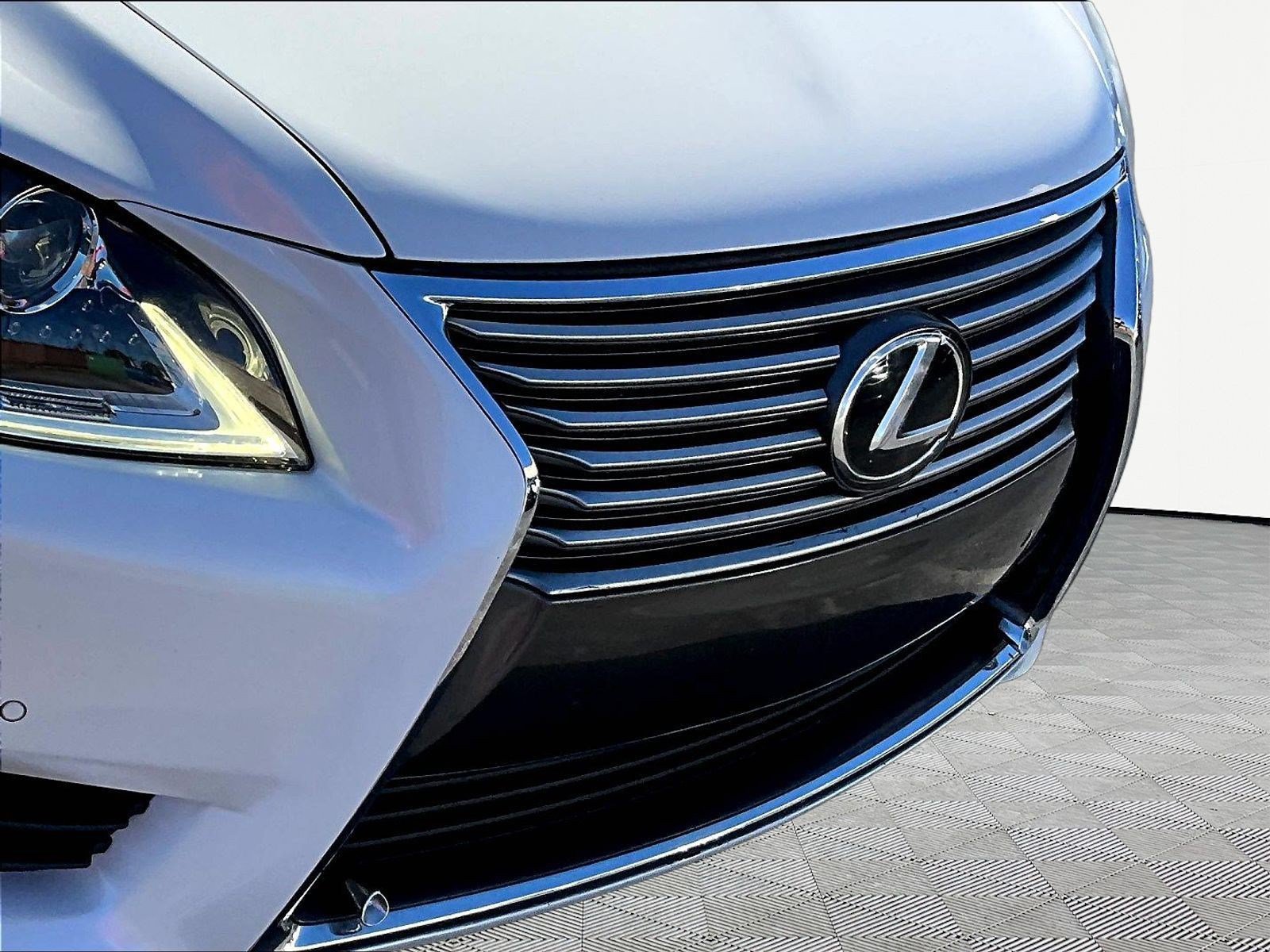 Used 2013 Lexus LS 460 AWD w/ Comfort Pkg image 33