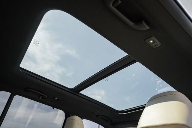 Used 2023 Jeep Grand Cherokee 4WD 4xe w/ Luxury Tech Group II image 36