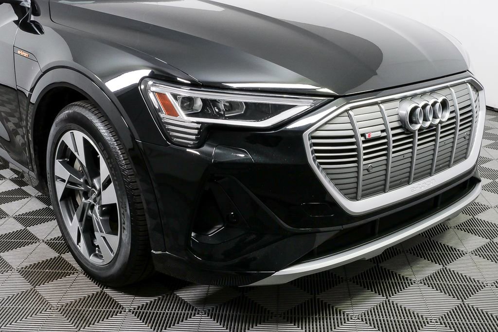 Certified 2022 Audi e-tron Premium image 37