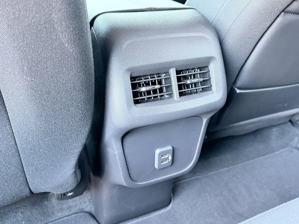 Used 2024 GMC Terrain SLE image 28