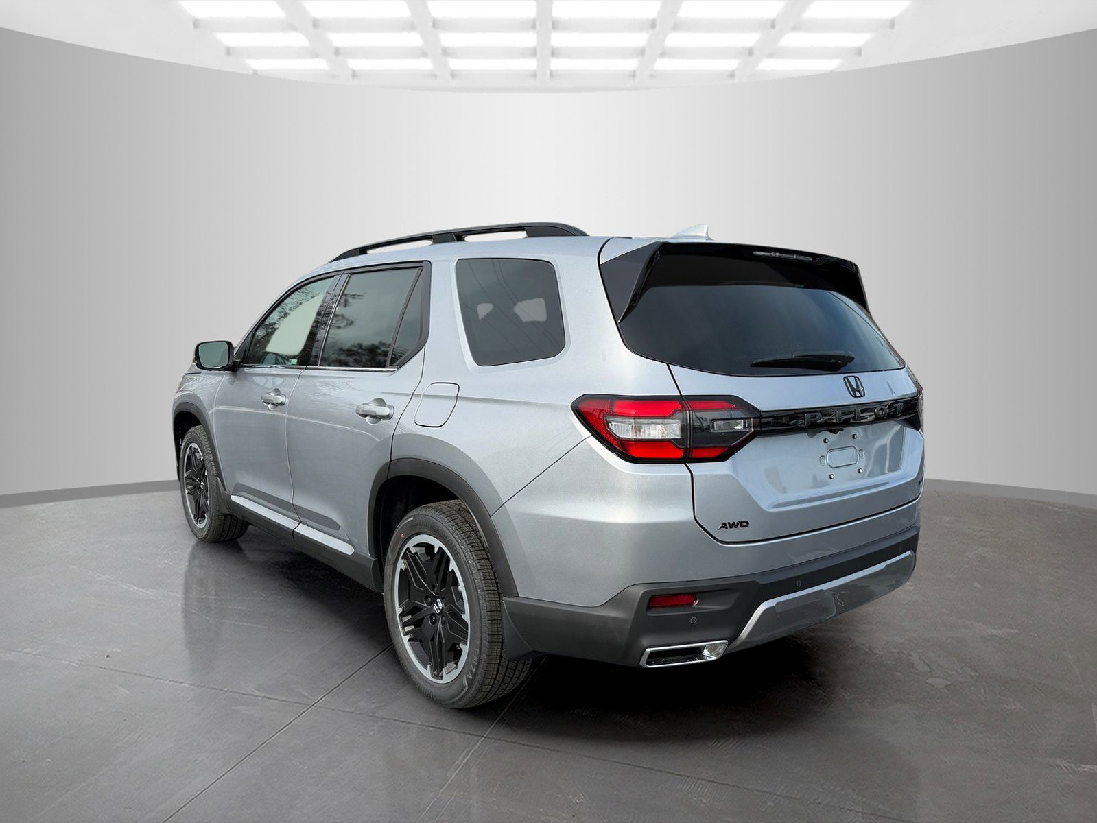 New 2026 Honda Pilot Touring image 4