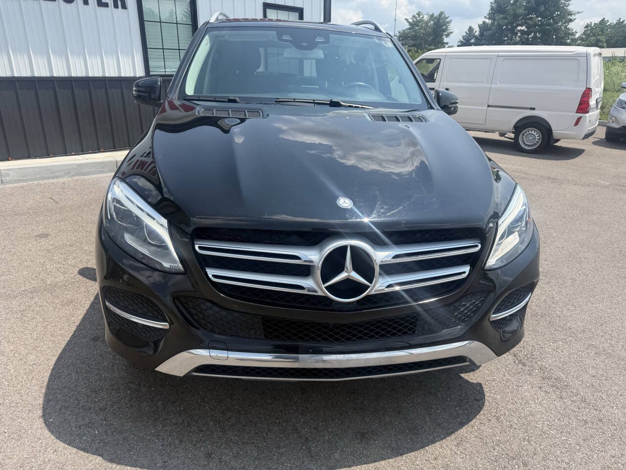 Used 2016 Mercedes-Benz GLE 350 4MATIC w/ Premium Package image 3