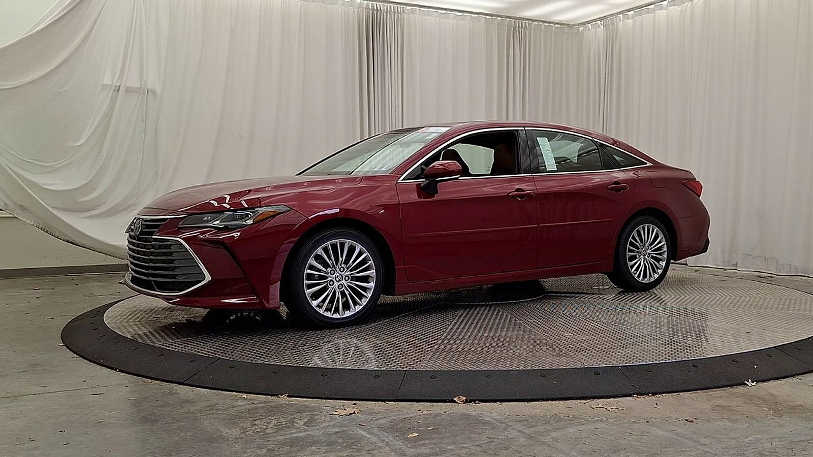 Certified 2022 Toyota Avalon Limited w/ Advanced Safety Package FWD image 3