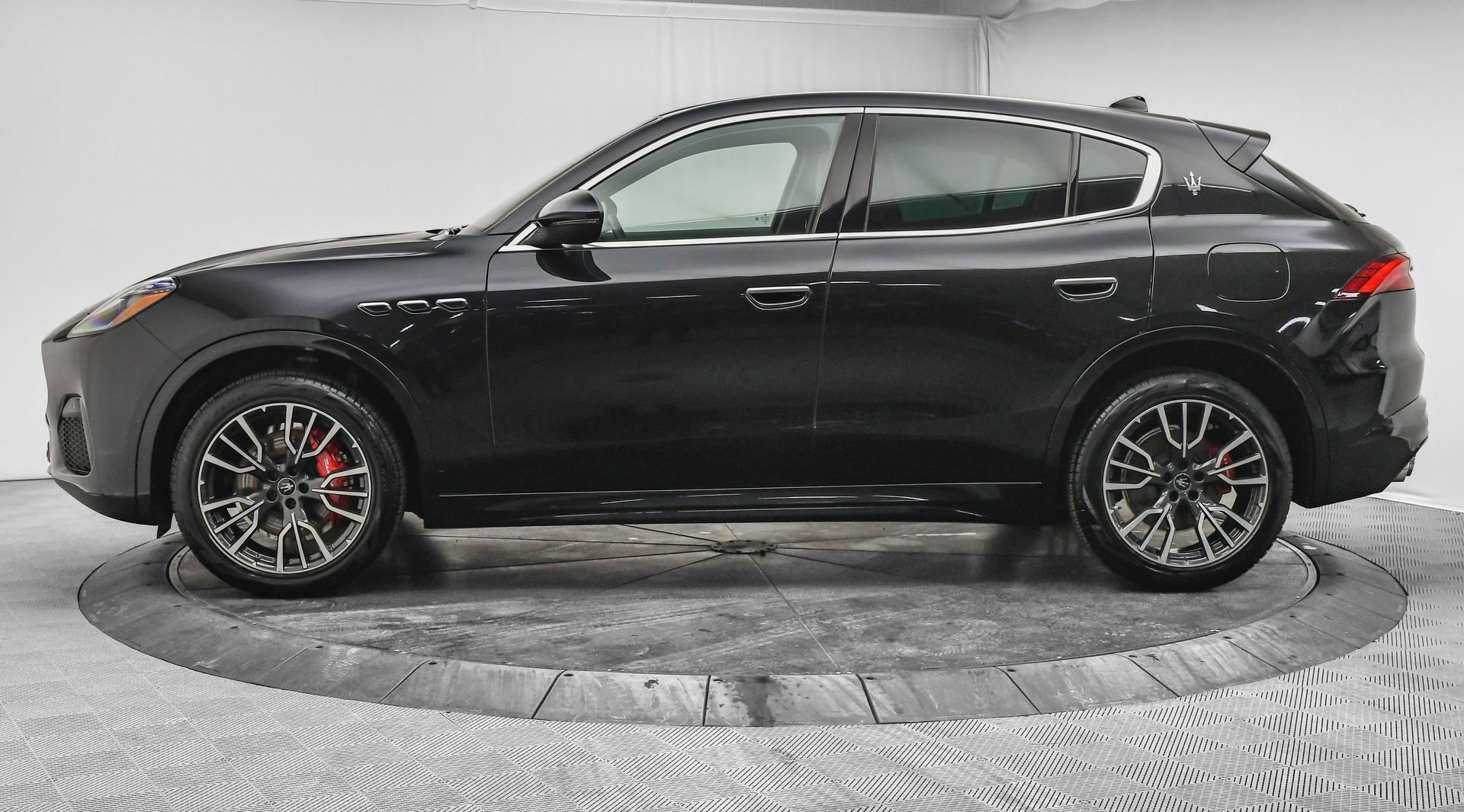 New 2025 Maserati Grecale GT image 4