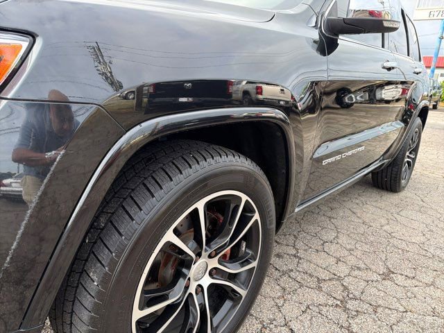 Used 2014 Jeep Grand Cherokee Overland w/ Advanced Technology Group AWD/4WD image 11