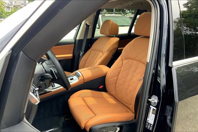 Used 2025 BMW X7 xDrive40i w/ Executive Package AWD/4WD image 6