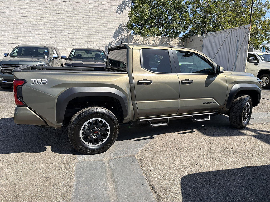 Used 2025 Toyota Tacoma TRD Off-Road AWD/4WD image 4