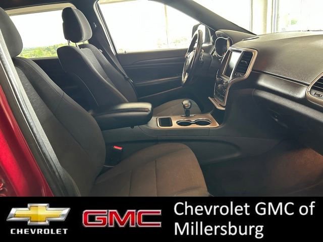 Used 2014 Jeep Grand Cherokee Laredo w/ 18" Wheel & 8.4" Radio Group AWD/4WD image 19