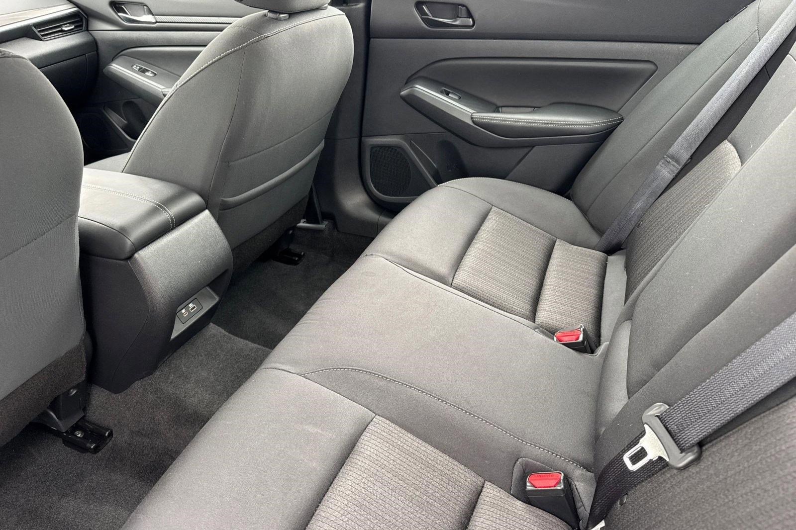 Used 2025 Nissan Altima 2.5 SV image 26