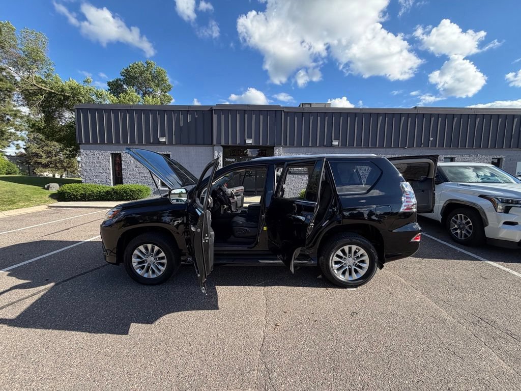 Used 2016 Lexus GX 460 w/ Premium Package AWD/4WD image 49
