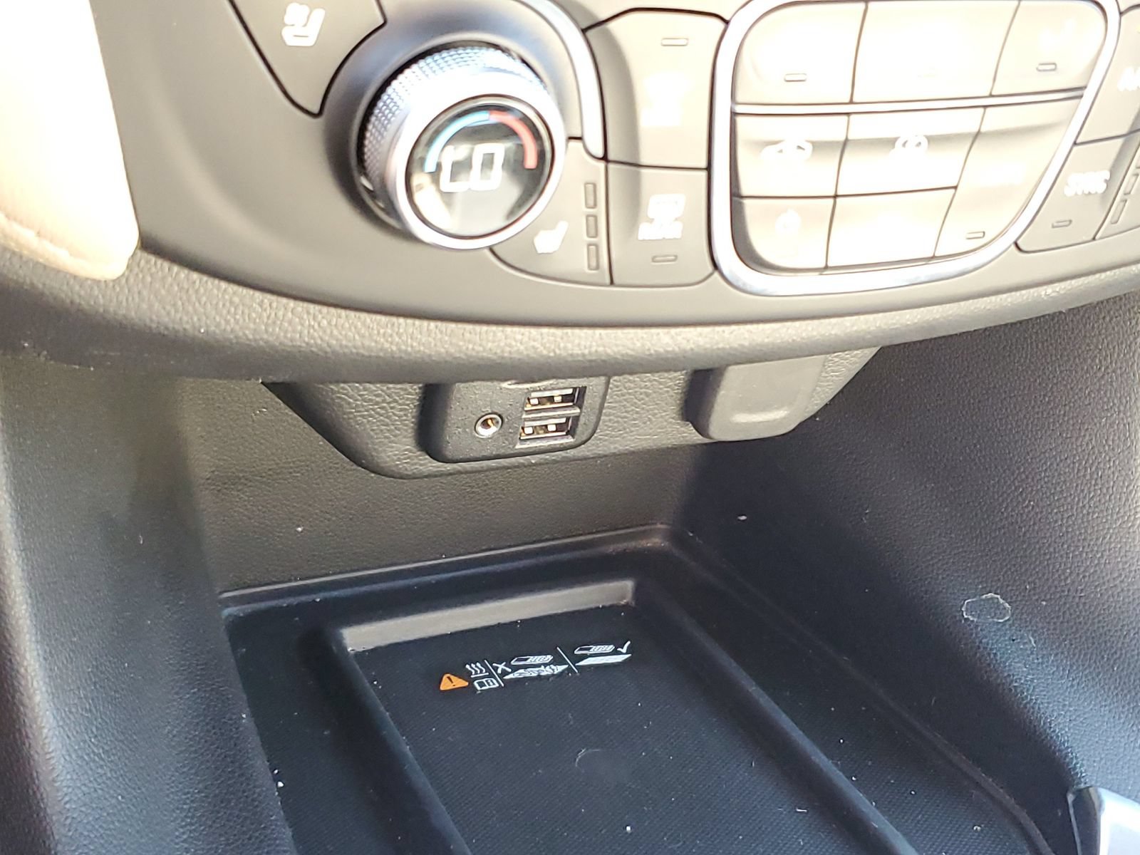 Used 2022 Chevrolet Traverse Premier FWD image 32