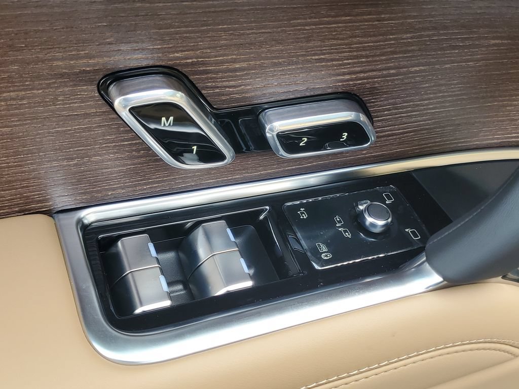 New 2026 Land Rover Range Rover SE AWD/4WD image 9