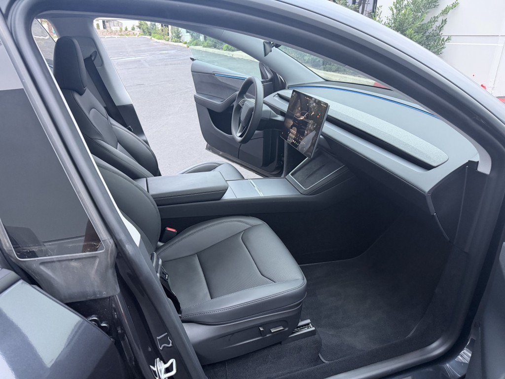 Used 2026 Tesla Model Y Long Range RWD image 12